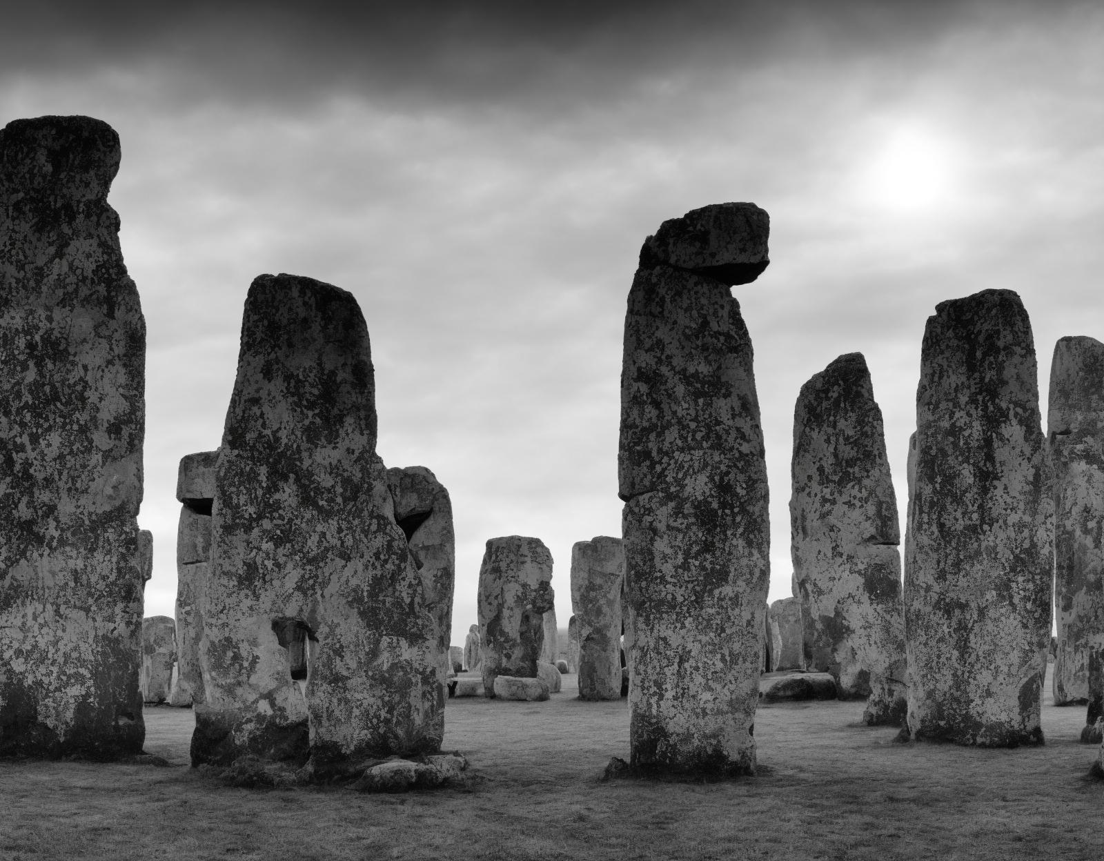 Stonehenge : Les mystères révélés d'un monument néolithique - History Unlocked