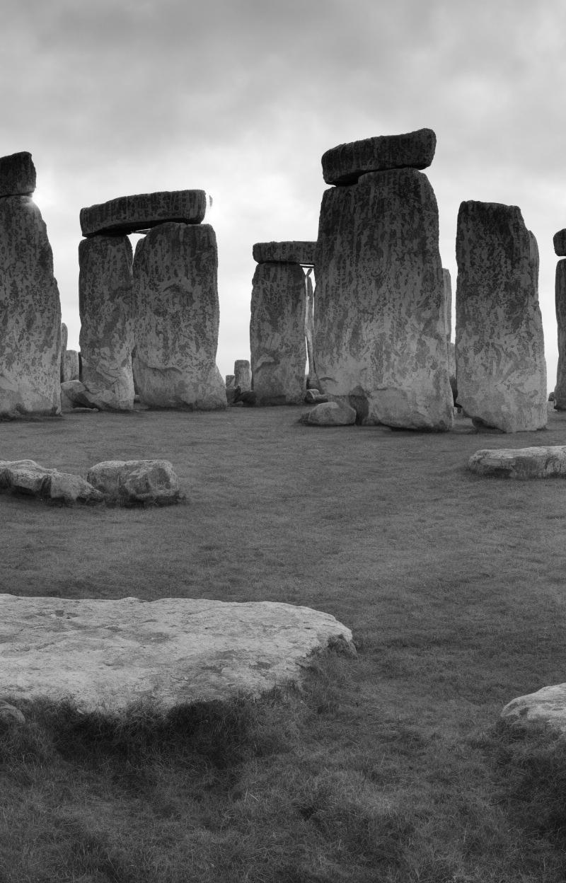 I misteri di Stonehenge: pietre, astronomia e riti del passato